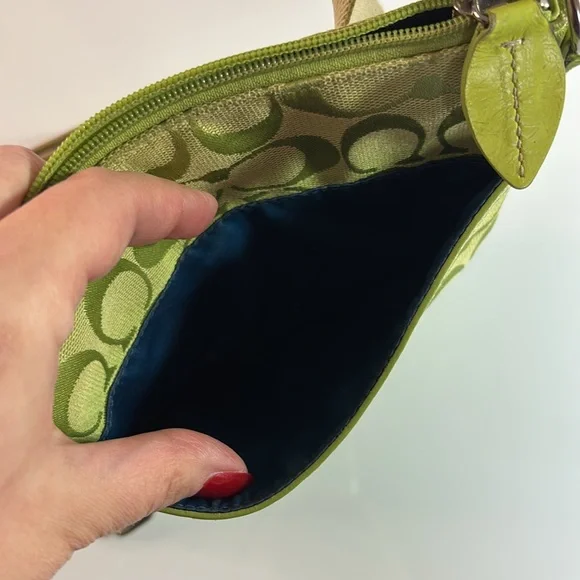 Coach | Apple 🍏 Lime Y2K Signature C Monogram Jacquard Swingpack - Picture 4 of 10